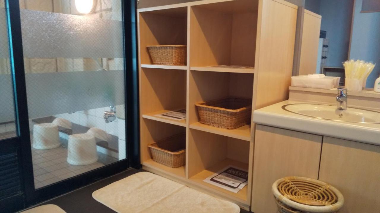 Route-inn Ekihigashi 3*